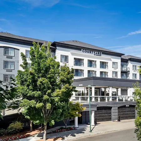 Courtyard By Marriott Portland North Hotel